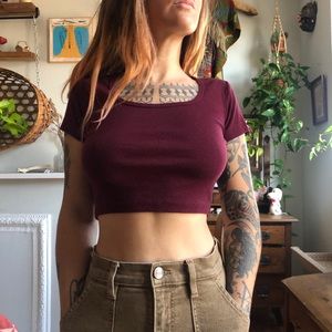 Tiny fitted burgundy cropped top XS/S